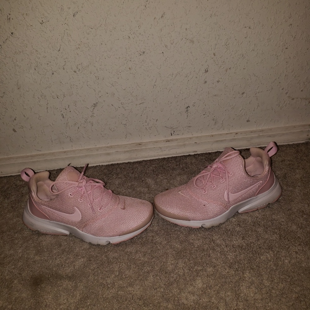 Womens Nike shoes